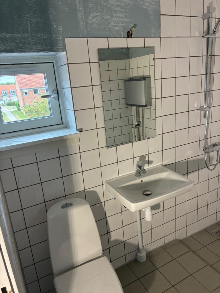 Renovering af badeværelse i flyttelejlighed for boligforening