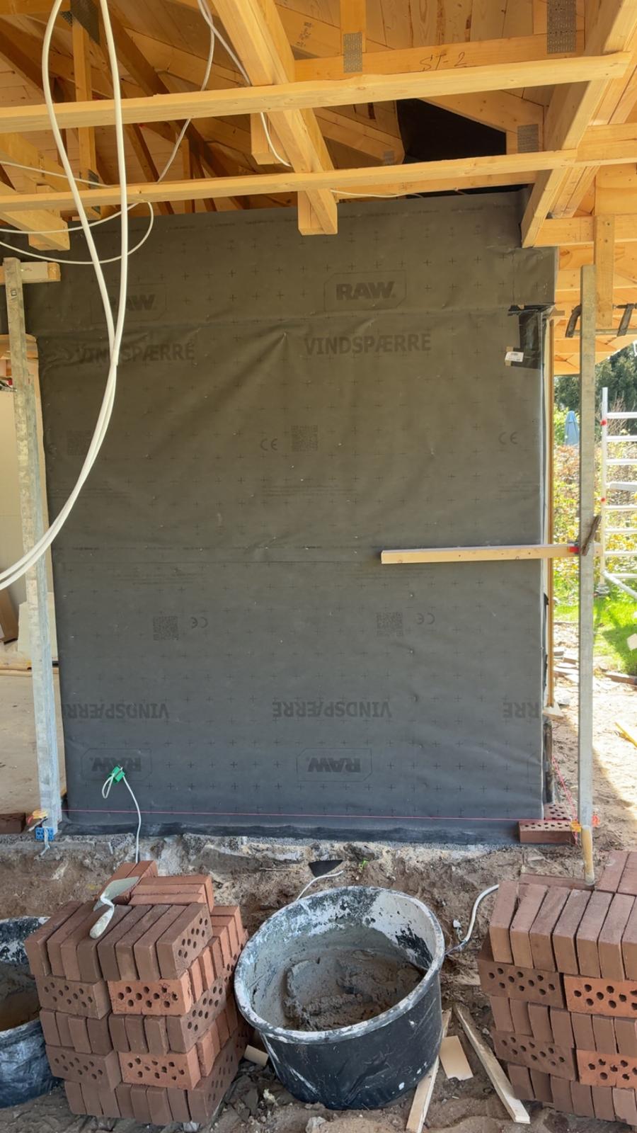 Skalmuring på trækonstruktion